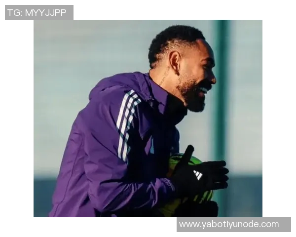 曼联今日训练亮点库尼亚笑容满面伤势恢复良好